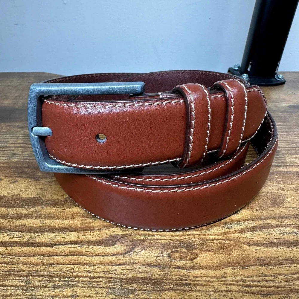 Eddie Bauer Mens Cognac Brown Leather Belt Size 46 Contrast Stitch 014-3517